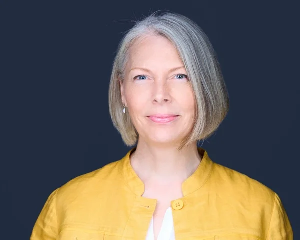 Professional financial services headshot example 1 - Main Line photography by Images by IBA